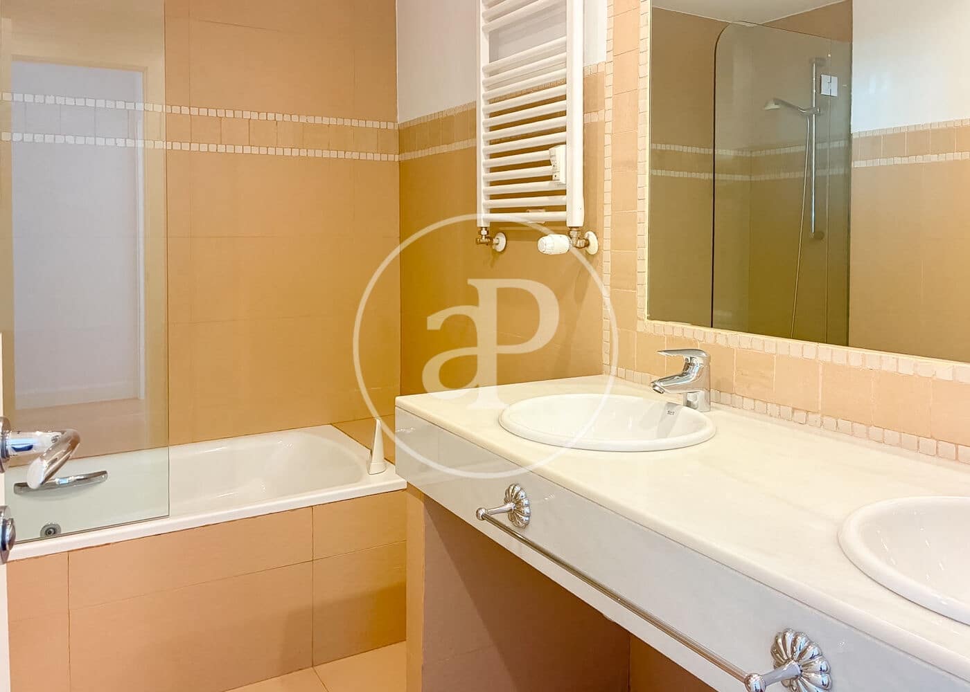 3 soveværelse Lejlighed til leje i Madrid by med garage - € 4.000 (Ref: 9954473)