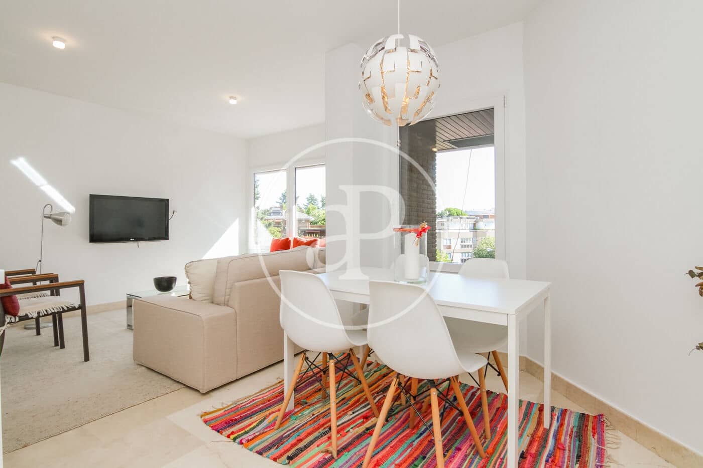 2 makuuhuone Huoneisto vuokrattavana paikassa Madrid kaupunki mukana uima-altaan - 2 400 € (Ref: 9954474)