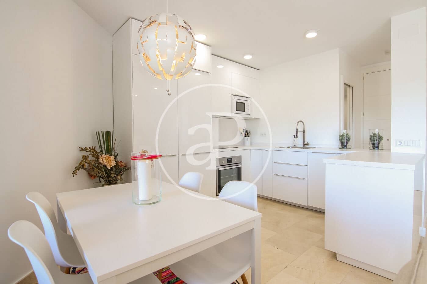 2 makuuhuone Huoneisto vuokrattavana paikassa Madrid kaupunki mukana uima-altaan - 2 400 € (Ref: 9954474)