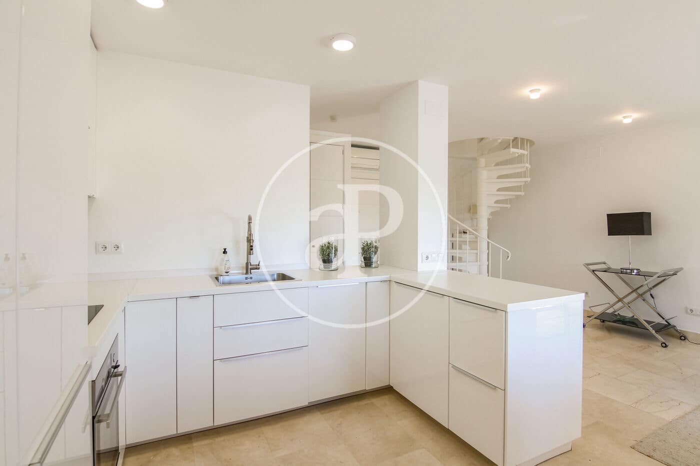 2 makuuhuone Huoneisto vuokrattavana paikassa Madrid kaupunki mukana uima-altaan - 2 400 € (Ref: 9954474)