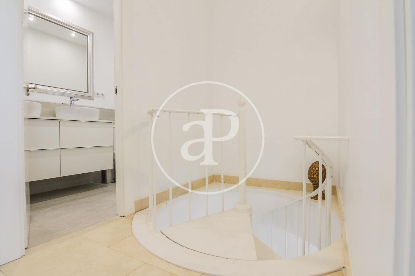 2 makuuhuone Huoneisto vuokrattavana paikassa Madrid kaupunki mukana uima-altaan - 2 400 € (Ref: 9954474)
