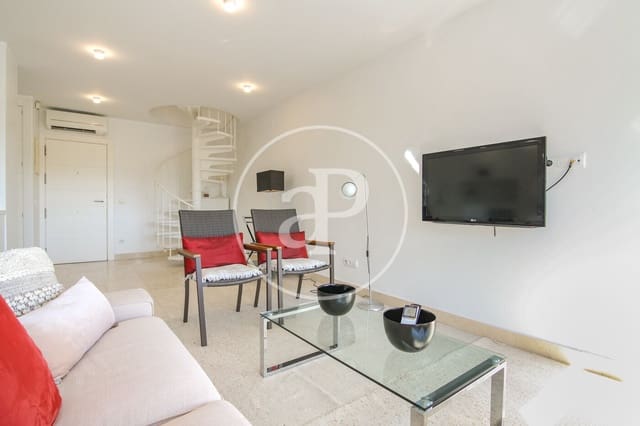 2 makuuhuone Huoneisto vuokrattavana paikassa Nueva España, Madrid kaupunki mukana uima-altaan - 2 400 € (Ref: 9954474)