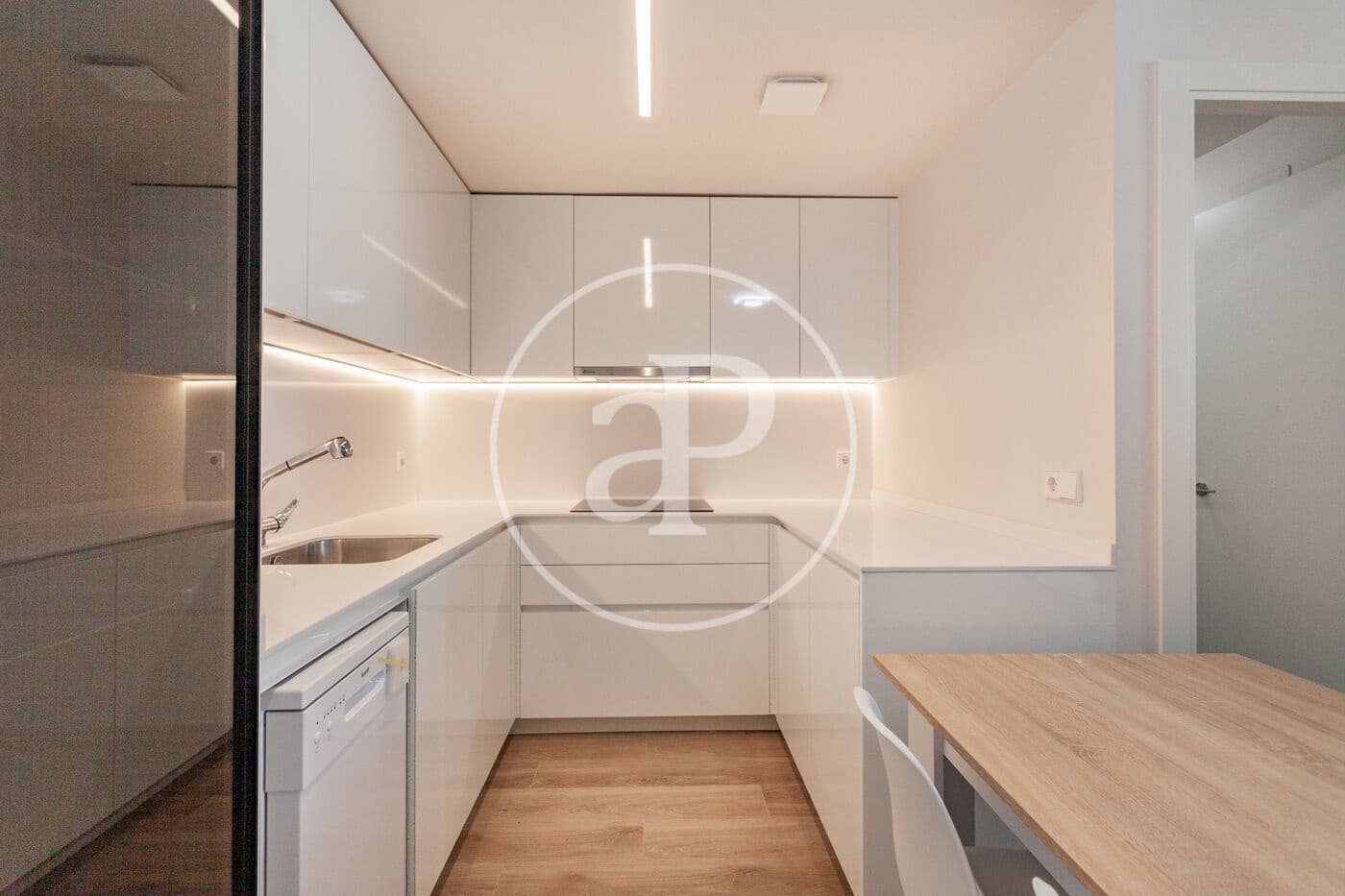 2 Zimmer Apartment zu vermieten in Madrid Stadt mit Pool Garage - 2.750 € (Ref: 9962729)