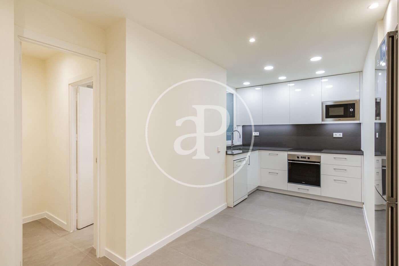 3 bedroom Apartment for rent in Madrid city - € 3,200 (Ref: 9962731)