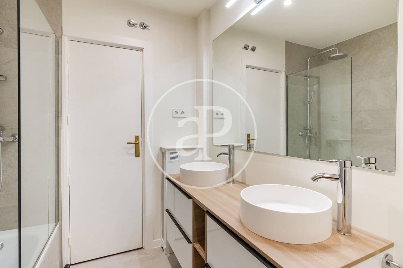 3 bedroom Apartment for rent in Madrid city - € 3,200 (Ref: 9962731)