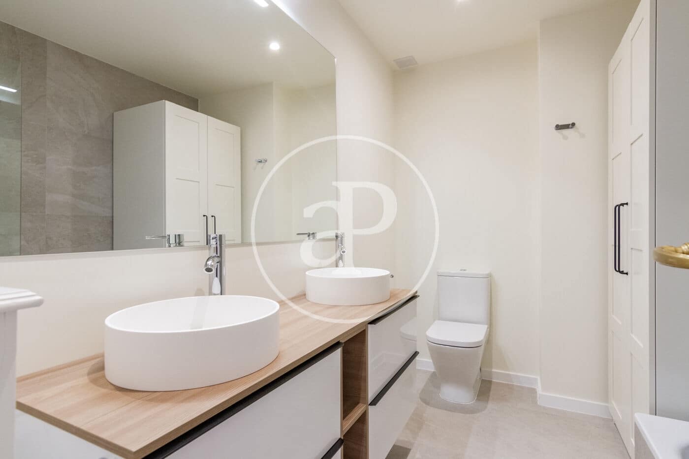 3 bedroom Apartment for rent in Madrid city - € 3,200 (Ref: 9962731)
