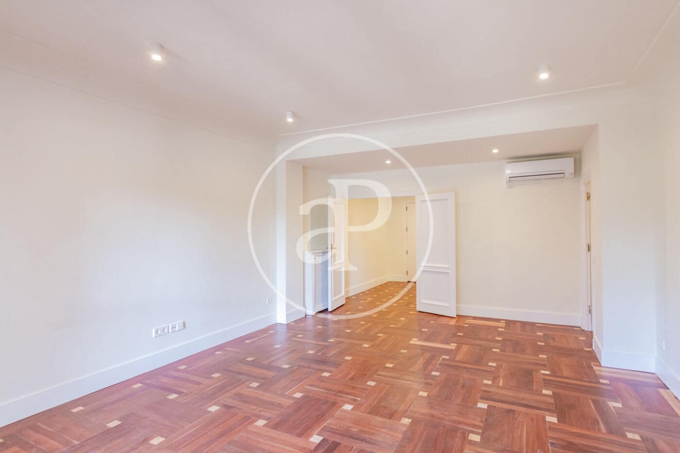 3 bedroom Apartment for rent in Madrid city - € 3,200 (Ref: 9962731)