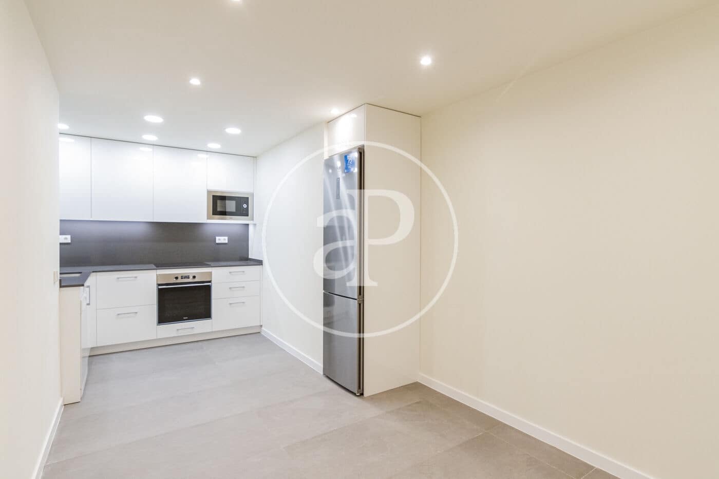 3 bedroom Apartment for rent in Madrid city - € 3,200 (Ref: 9962731)