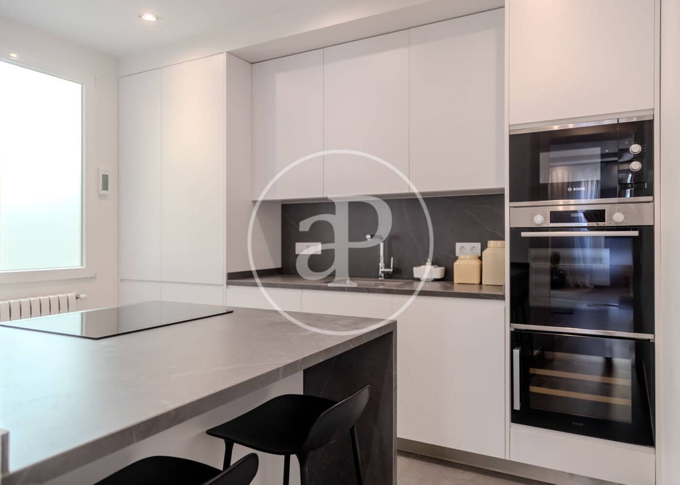 Appartement de 4 chambres à louer à Madrid ville - 14 700 € (Ref: 9966673)