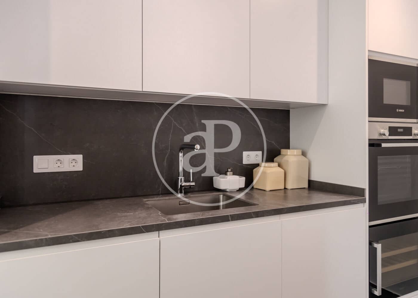 Appartement de 4 chambres à louer à Madrid ville - 14 700 € (Ref: 9966673)