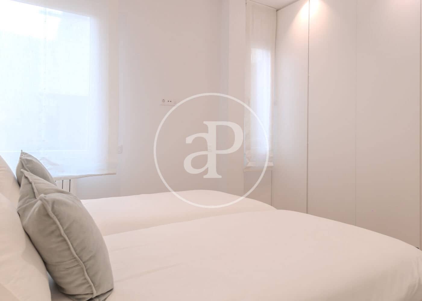Appartement de 4 chambres à louer à Madrid ville - 14 700 € (Ref: 9966673)