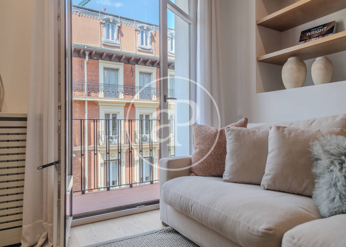Appartement de 4 chambres à louer à Madrid ville - 14 700 € (Ref: 9966673)