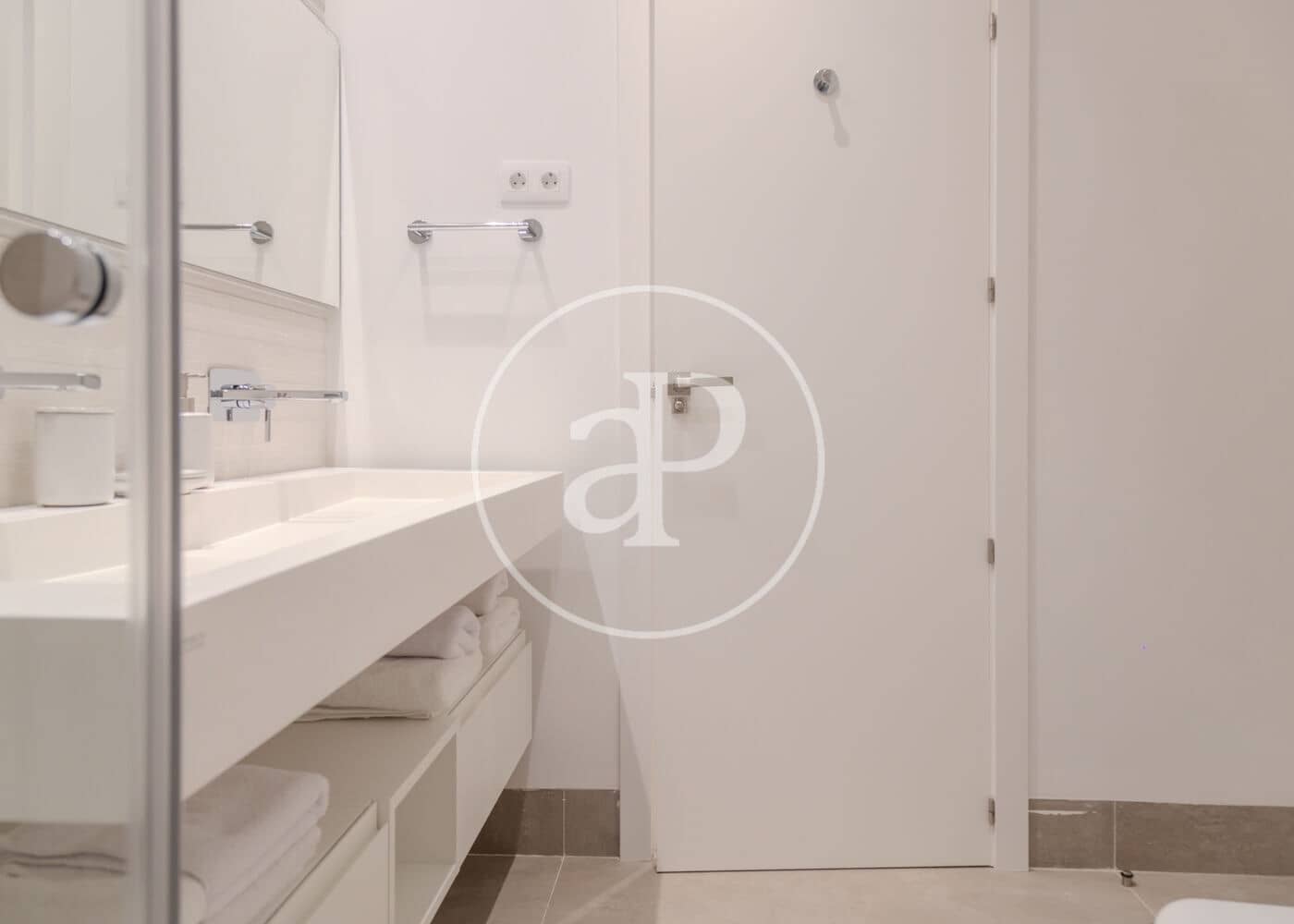 Appartement de 4 chambres à louer à Madrid ville - 14 700 € (Ref: 9966673)