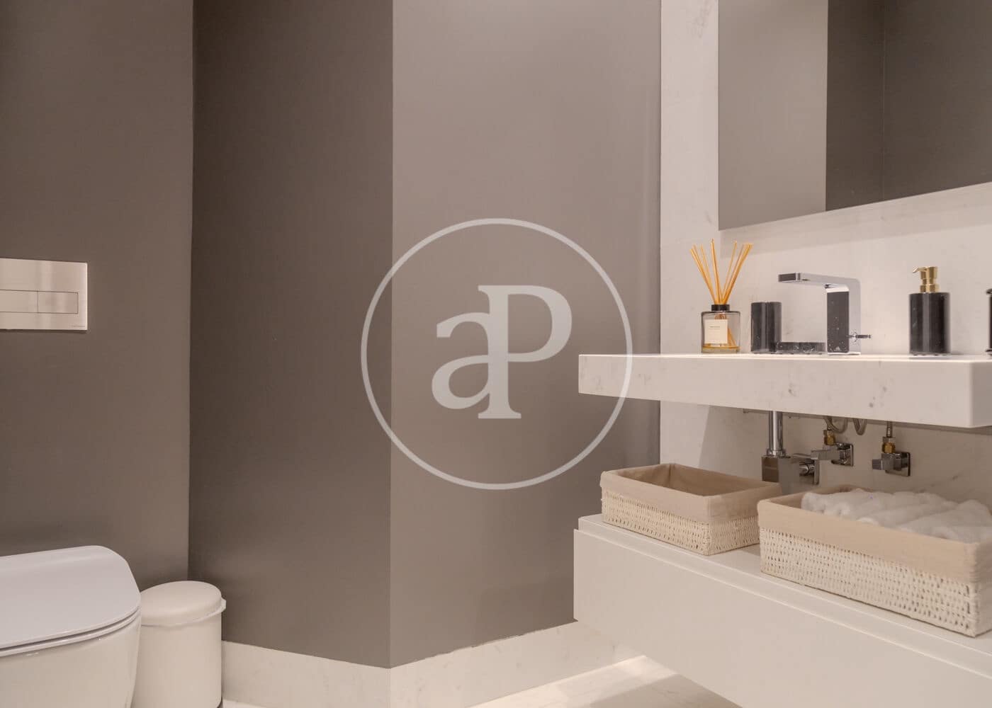 Appartement de 4 chambres à louer à Madrid ville - 14 700 € (Ref: 9966673)