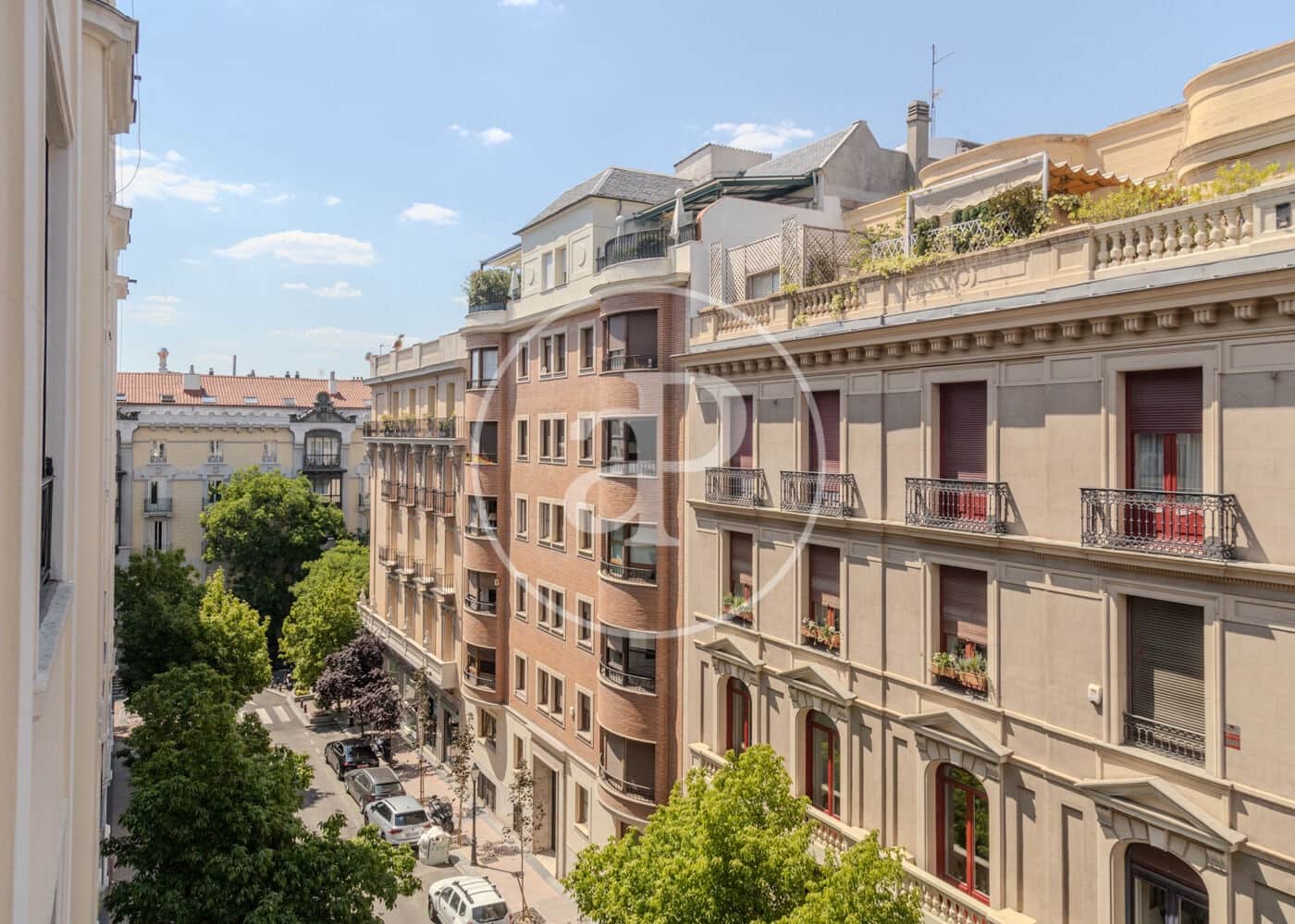 Appartement de 4 chambres à louer à Madrid ville - 14 700 € (Ref: 9966673)