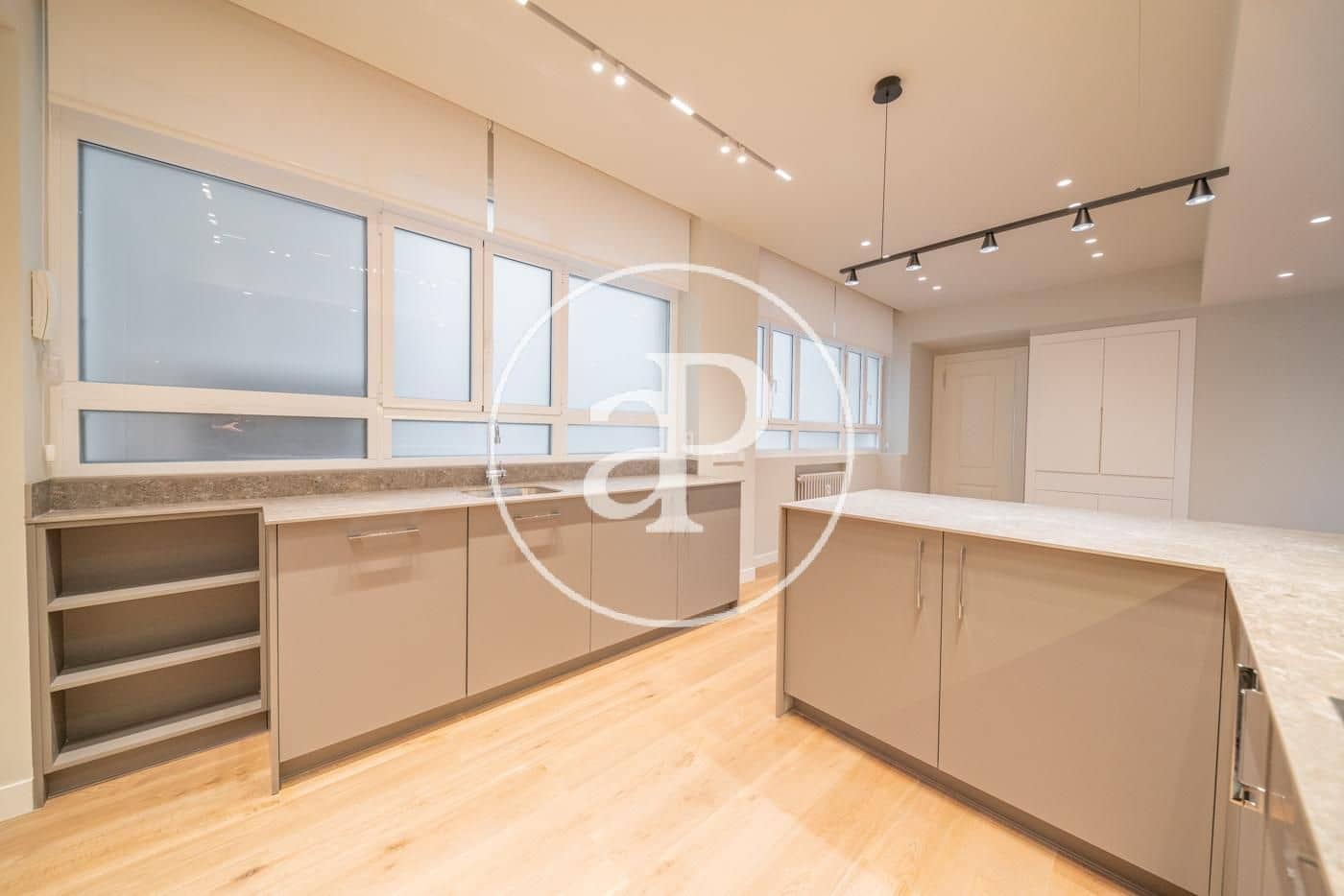 4 camera da letto Appartamento da affittare in Madrid citta con garage - 9.500 € (Rif: 9966674)