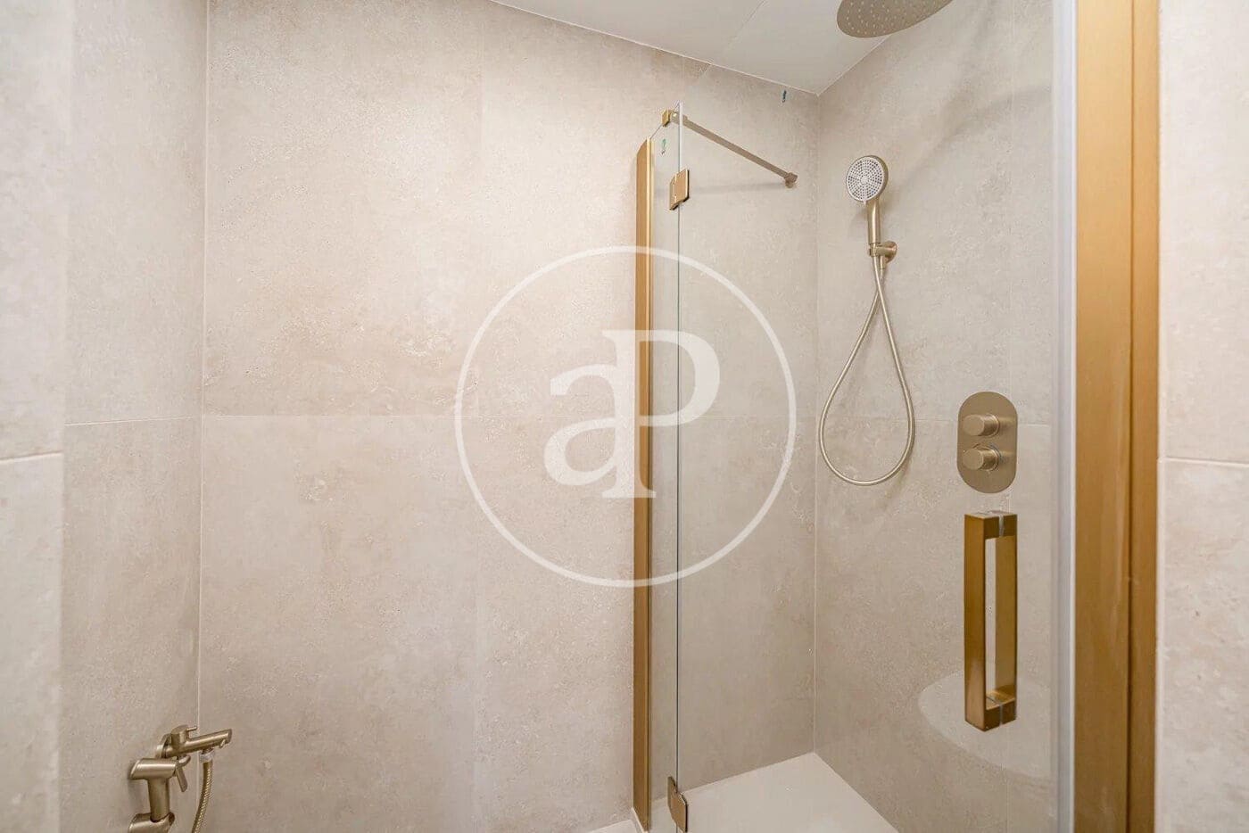 2 bedroom Apartment for sale in Madrid city - € 995,000 (Ref: 9970619)