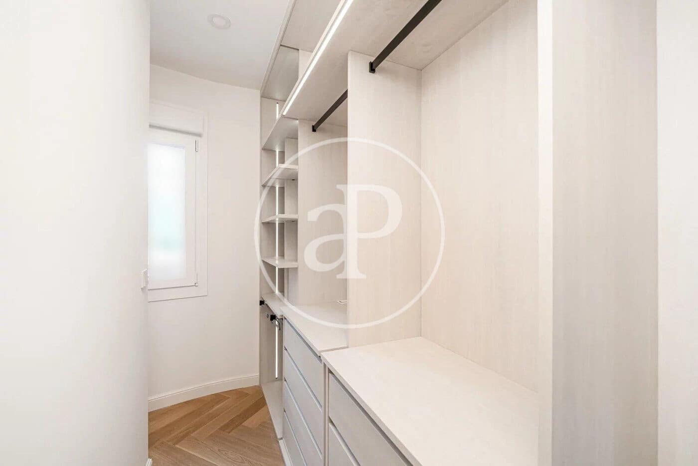 2 makuuhuone Huoneisto myytävänä paikassa Madrid kaupunki - 995 000 € (Ref: 9970619)