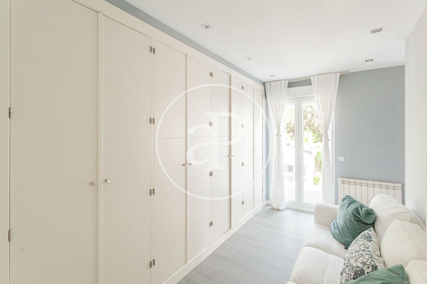 5 bedroom Villa for sale in Las Rozas de Madrid - € 2,375,000 (Ref: 9973332)