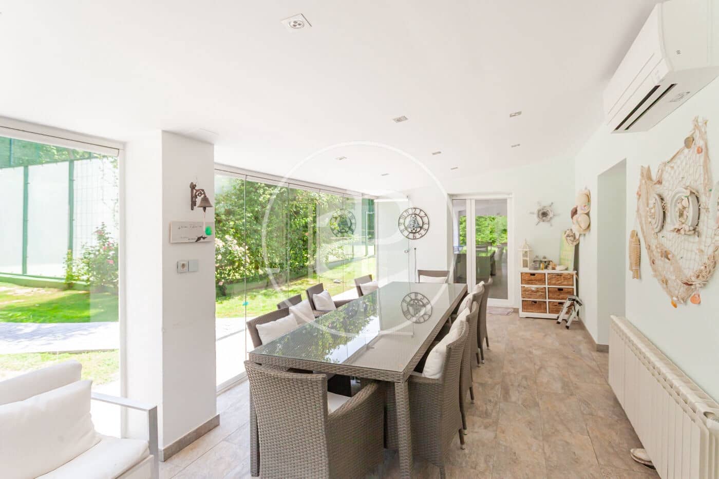 5 bedroom Villa for sale in Las Rozas de Madrid - € 2,375,000 (Ref: 9973332)