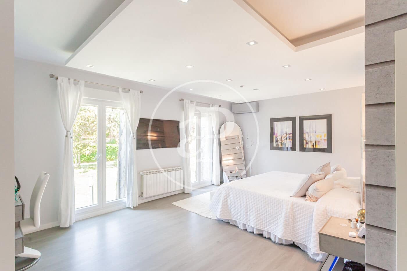 5 bedroom Villa for sale in Las Rozas de Madrid - € 2,375,000 (Ref: 9973332)