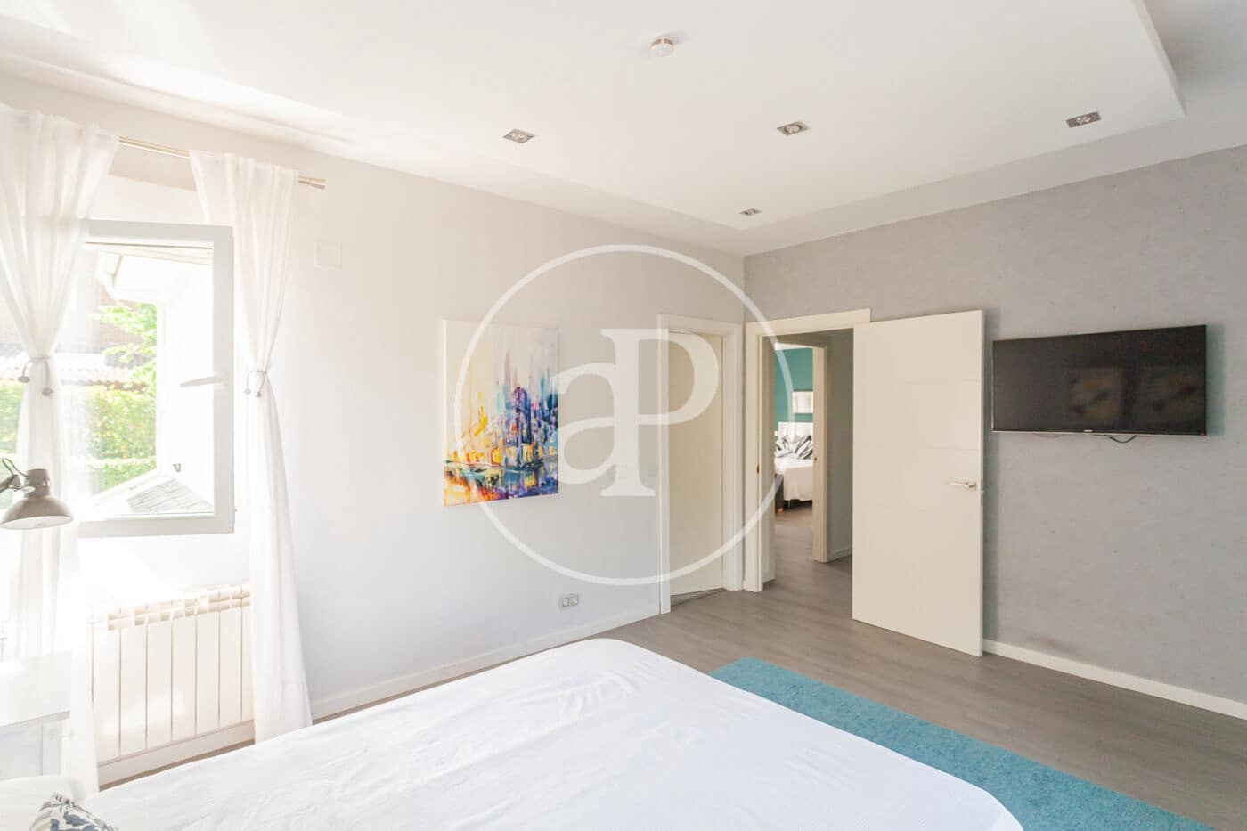 5 bedroom Villa for sale in Las Rozas de Madrid - € 2,375,000 (Ref: 9973332)