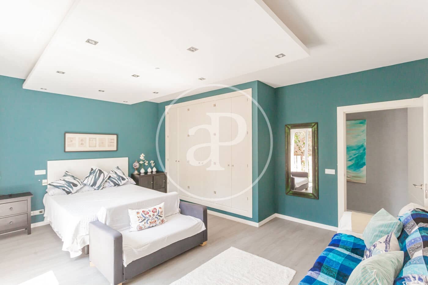 5 bedroom Villa for sale in Las Rozas de Madrid - € 2,375,000 (Ref: 9973332)
