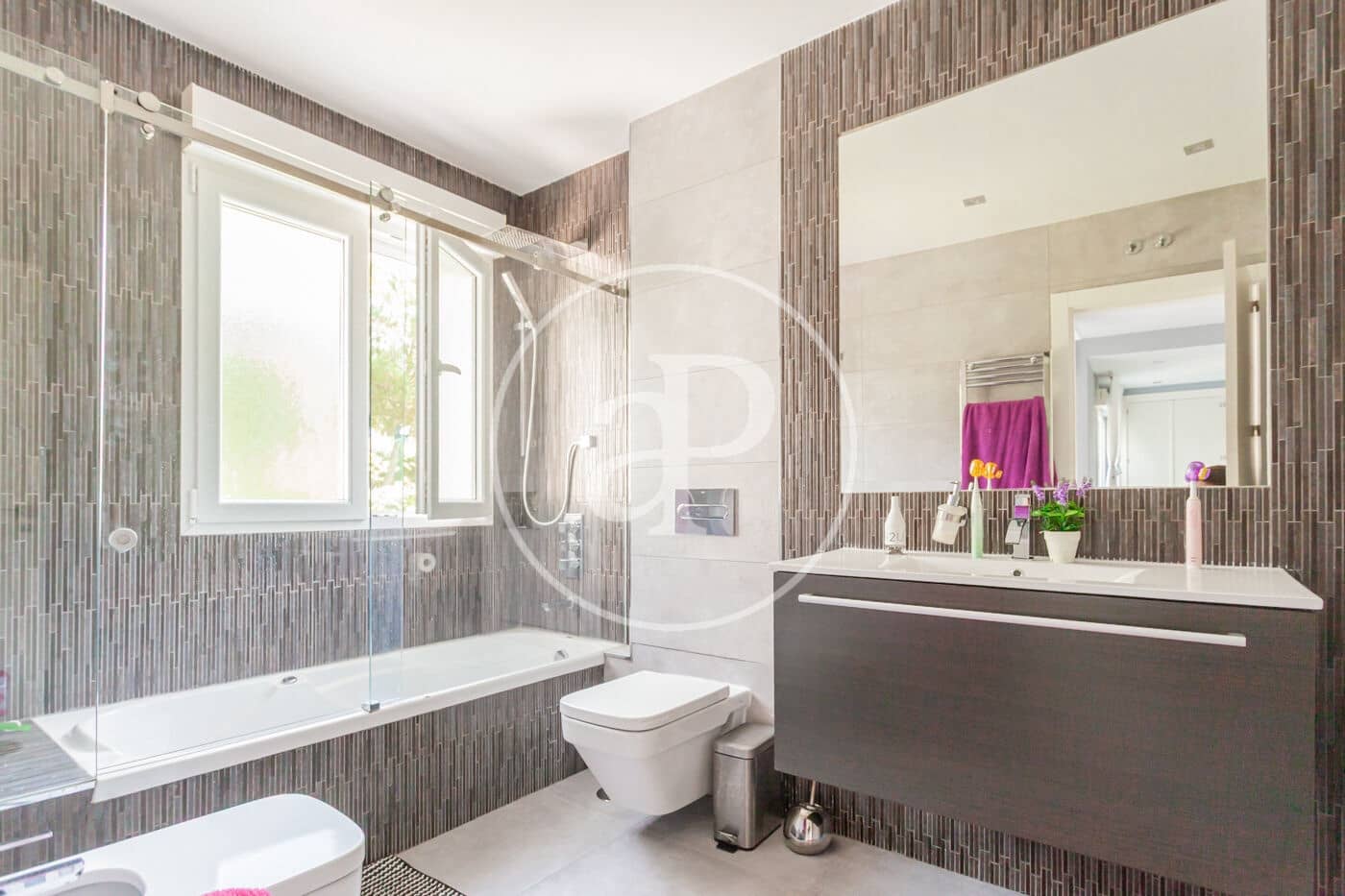 5 bedroom Villa for sale in Las Rozas de Madrid - € 2,375,000 (Ref: 9973332)