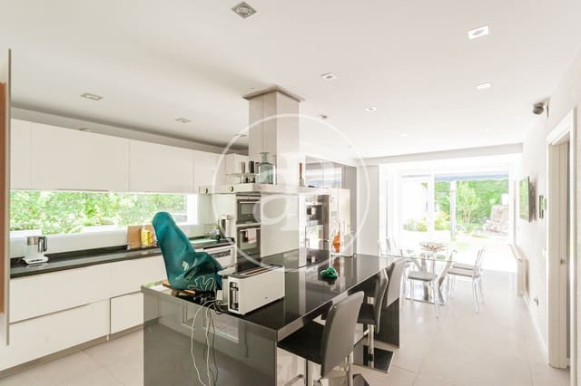 5 soverom Villa til salgs i Las Rozas de Madrid - € 2 375 000 (Ref: 9973332)