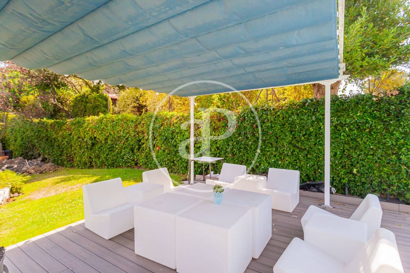 5 bedroom Villa for sale in Las Rozas de Madrid - € 2,375,000 (Ref: 9973332)