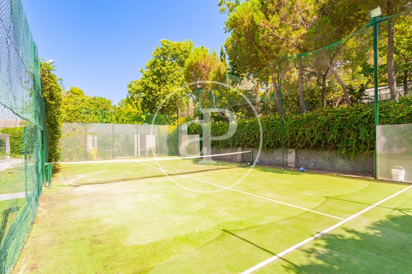5 bedroom Villa for sale in Las Rozas de Madrid - € 2,375,000 (Ref: 9973332)