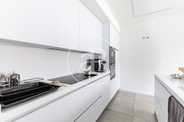 Chalet de 5 habitaciones en La Moraleja, Alcobendas en venta con piscina - 2.100.000 € (Ref: 9973333)