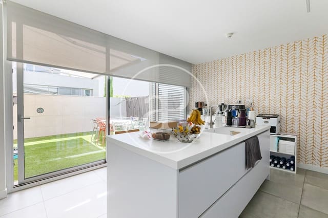 Chalet de 5 habitaciones en La Moraleja, Alcobendas en venta con piscina - 2.100.000 € (Ref: 9973333)