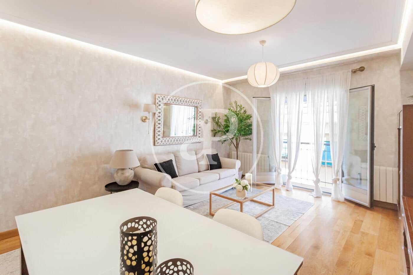 2 slaapkamer Appartement te huur in Madrid stad - € 2.500 (Ref: 9975450)