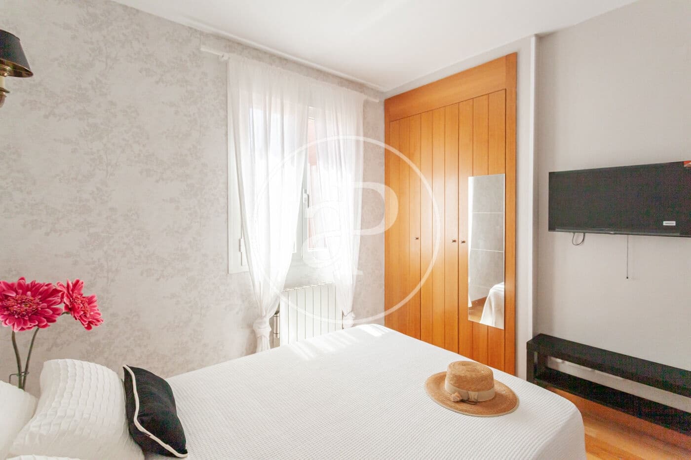 2 slaapkamer Appartement te huur in Madrid stad - € 2.500 (Ref: 9975450)