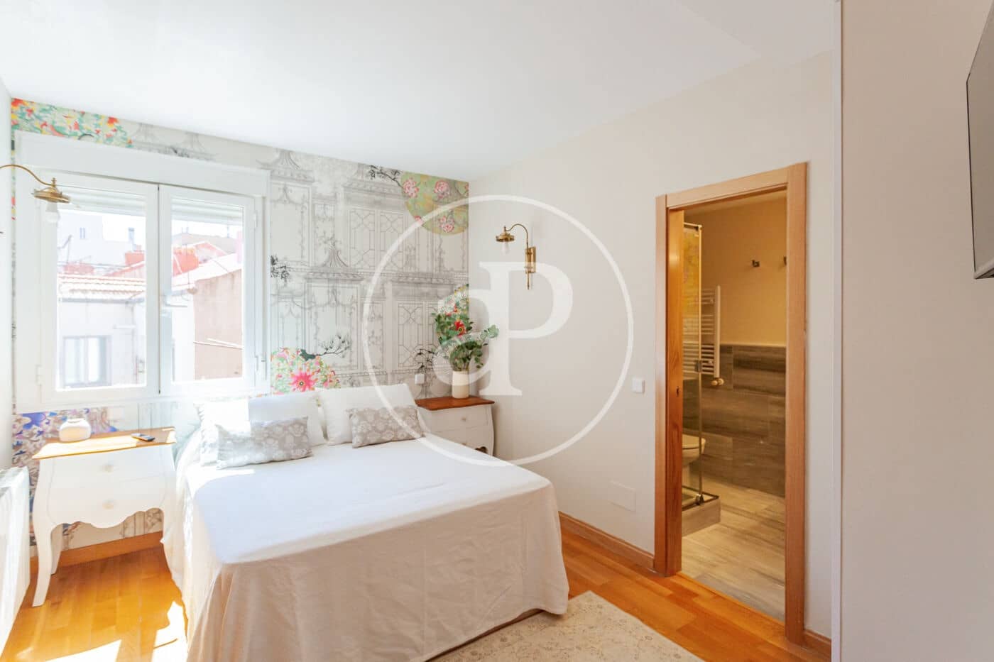 2 slaapkamer Appartement te huur in Madrid stad - € 2.500 (Ref: 9975450)