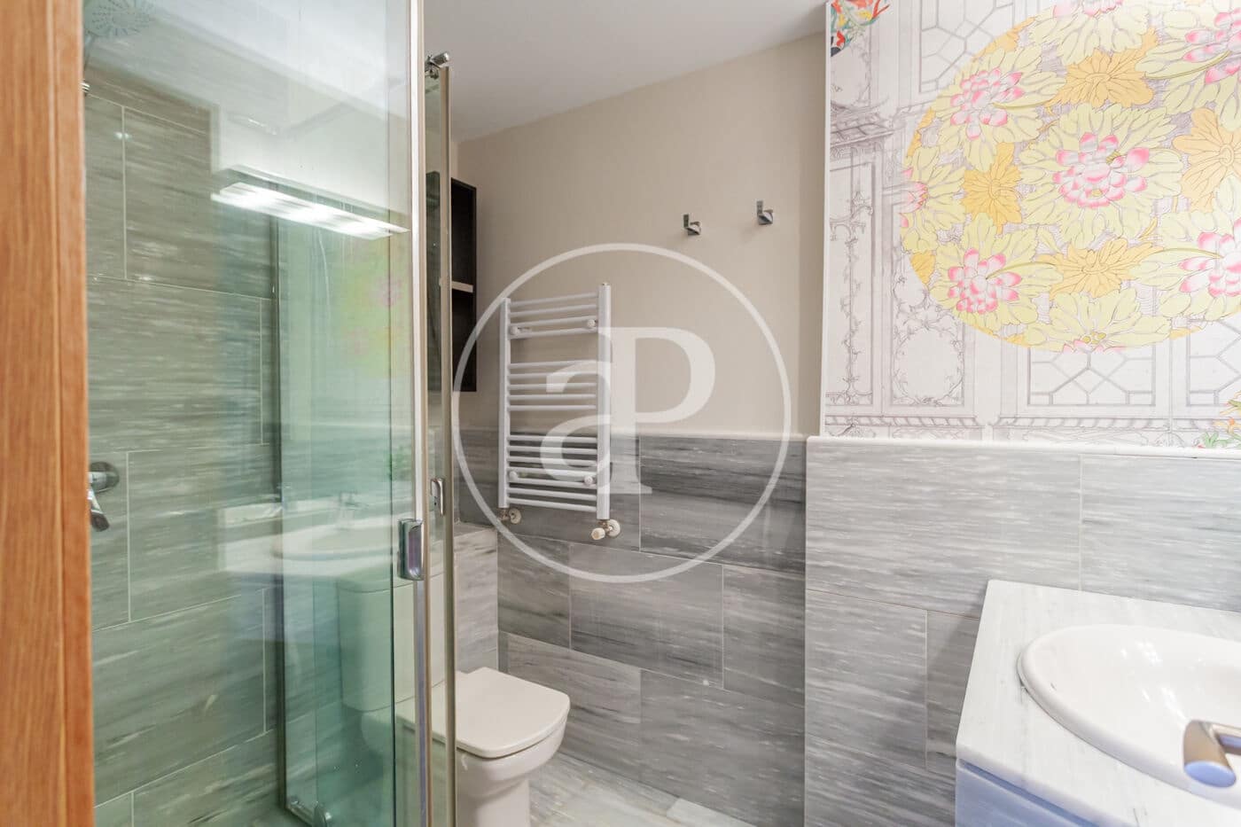 2 slaapkamer Appartement te huur in Madrid stad - € 2.500 (Ref: 9975450)