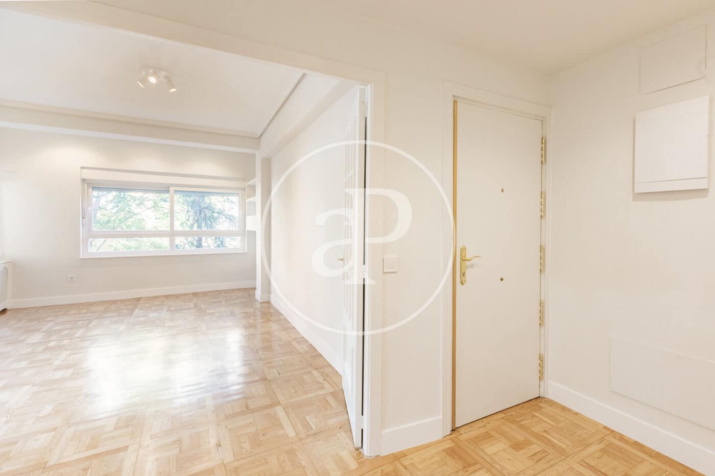 3 soveværelse Lejlighed til leje i Madrid by - € 3.300 (Ref: 9975451)