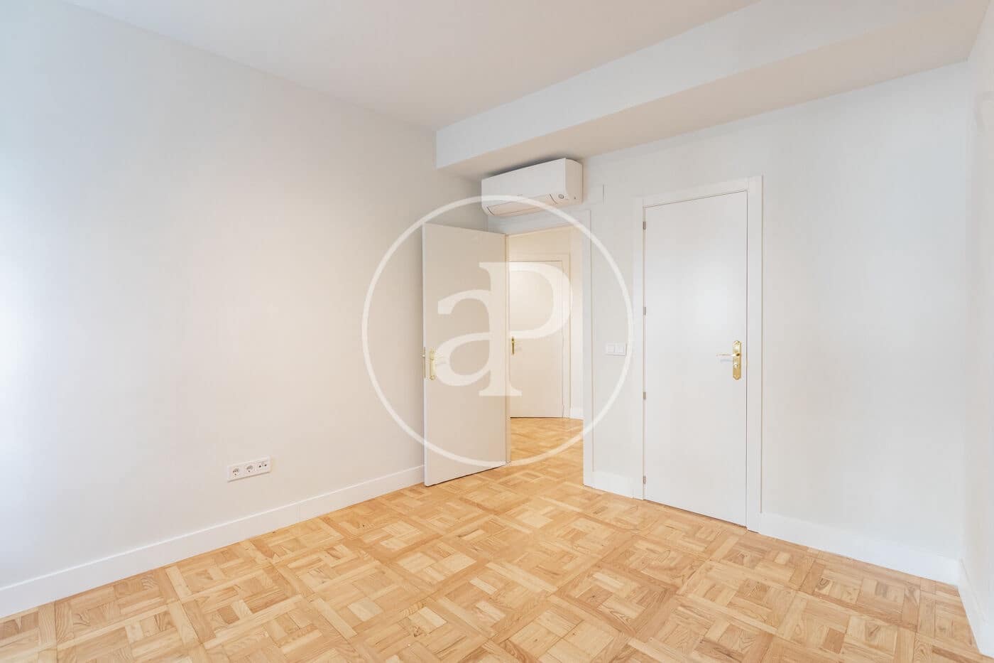 3 soveværelse Lejlighed til leje i Madrid by - € 3.300 (Ref: 9975451)