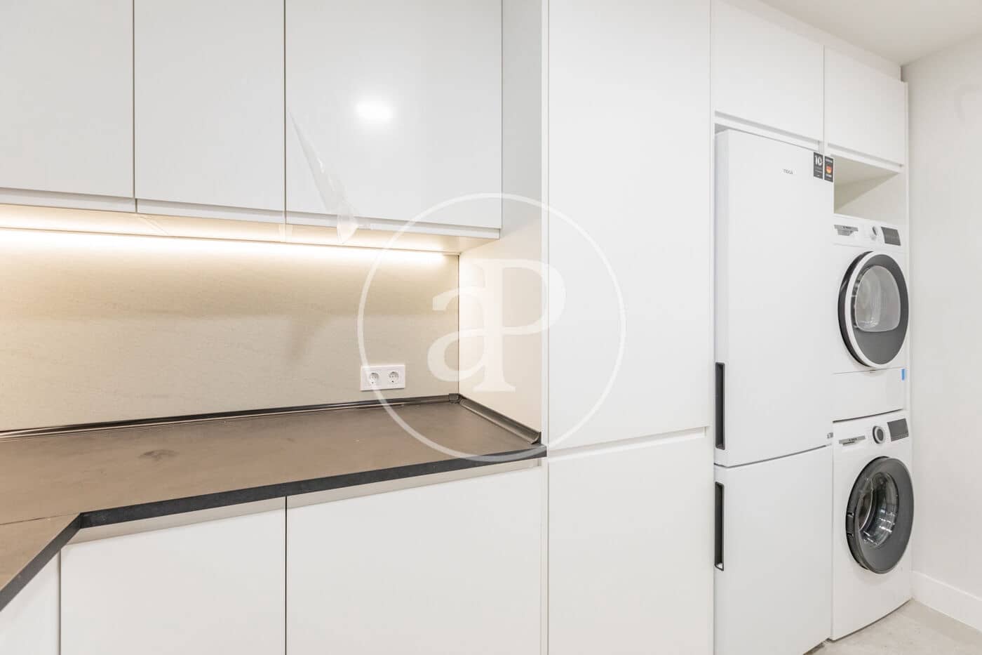 3 soveværelse Lejlighed til leje i Madrid by - € 3.300 (Ref: 9975451)
