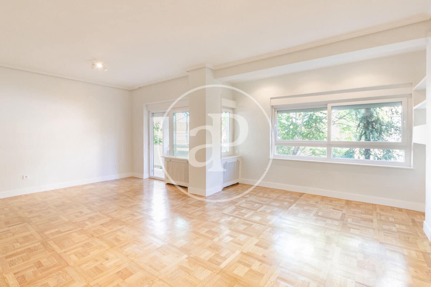 3 soveværelse Lejlighed til leje i Madrid by - € 3.300 (Ref: 9975451)