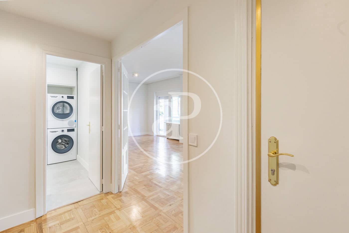3 soveværelse Lejlighed til leje i Madrid by - € 3.300 (Ref: 9975451)