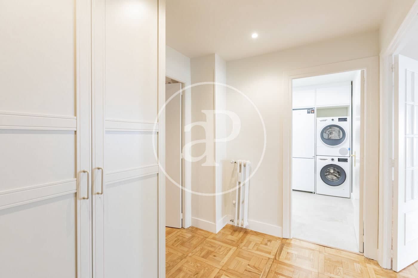 3 soveværelse Lejlighed til leje i Madrid by - € 3.300 (Ref: 9975451)