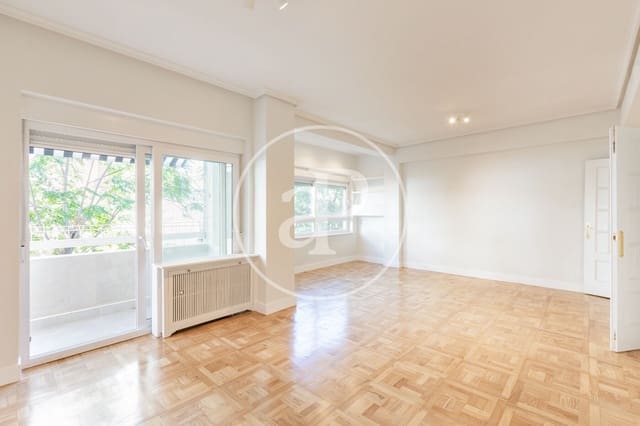 3 soveværelse Lejlighed til leje i El Viso, Madrid by - € 3.300 (Ref: 9975451)