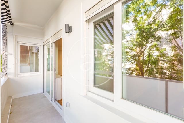 3 soveværelse Lejlighed til leje i El Viso, Madrid by - € 3.300 (Ref: 9975451)