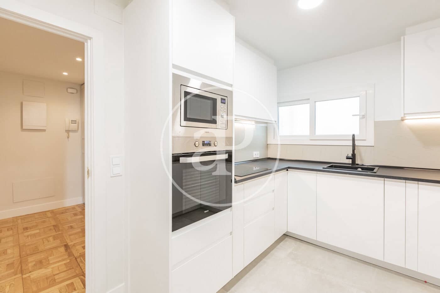 3 soveværelse Lejlighed til leje i Madrid by - € 3.300 (Ref: 9975451)