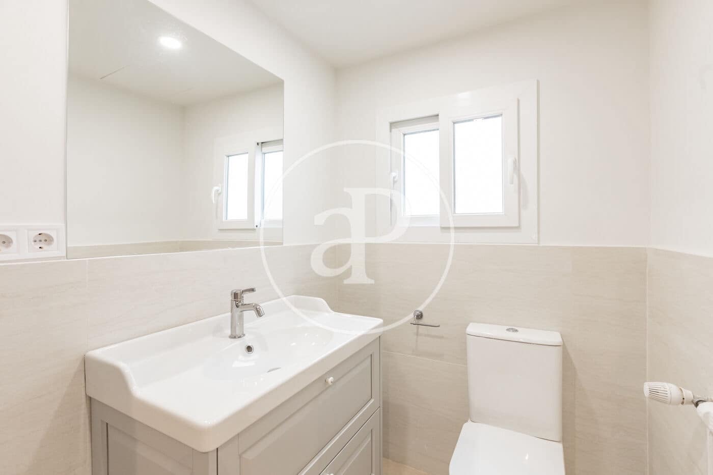 3 soveværelse Lejlighed til leje i Madrid by - € 3.300 (Ref: 9975451)