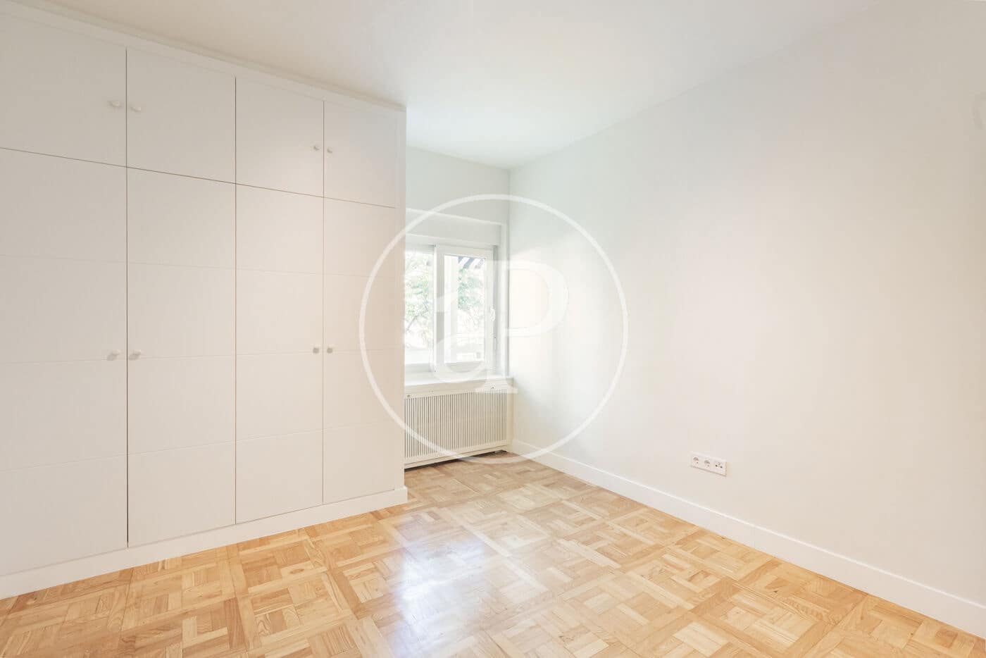 3 soveværelse Lejlighed til leje i Madrid by - € 3.300 (Ref: 9975451)
