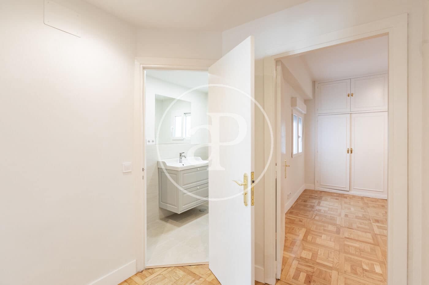 3 soveværelse Lejlighed til leje i Madrid by - € 3.300 (Ref: 9975451)