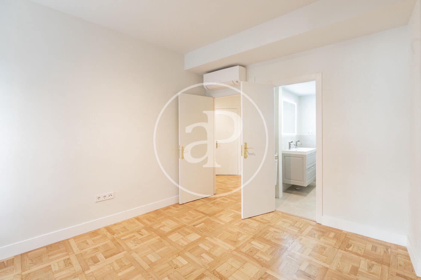 3 soveværelse Lejlighed til leje i Madrid by - € 3.300 (Ref: 9975451)